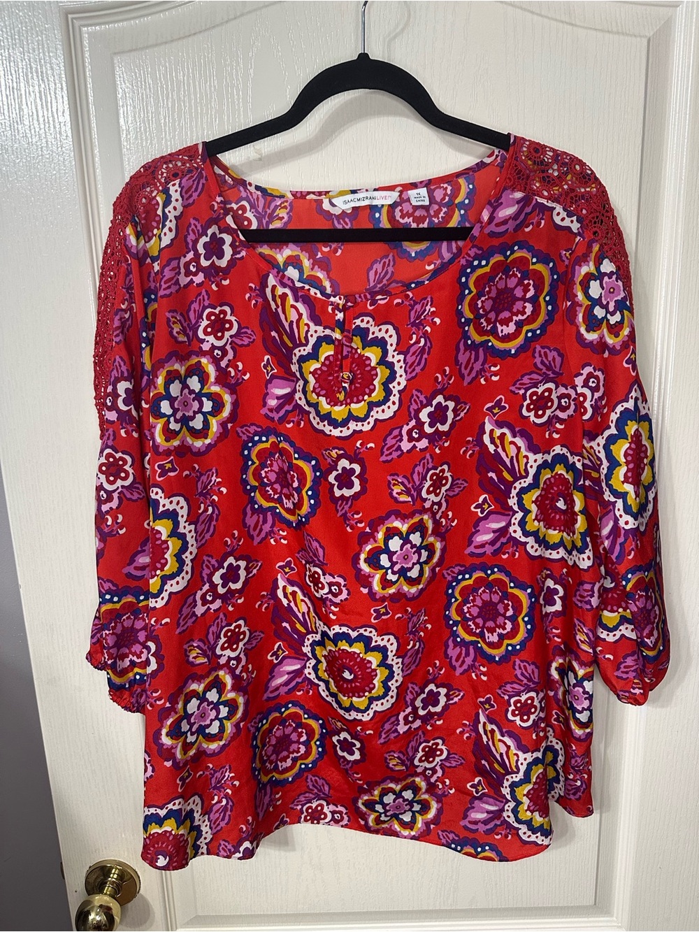 Isaac Mizrahi Red Floral Crochet sleeve detailed Tunic